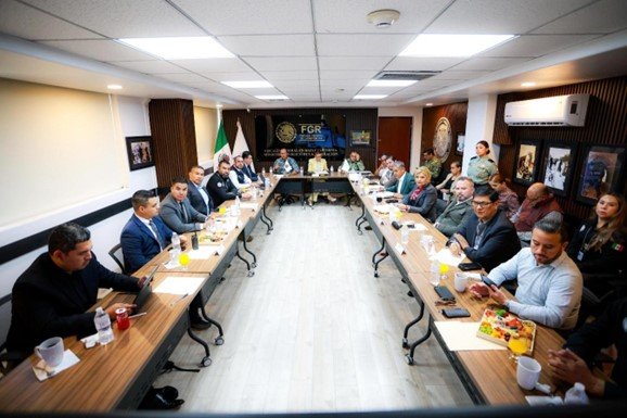 For the first time, Baja California’s top security leaders met at the FGR offices in Tijuana. The session was led by the state governor and featured commanders from the Navy, Army, and National Guard.